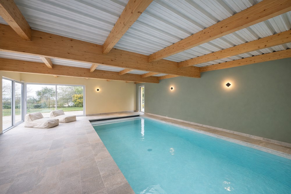 MAISON CONTEMPORAINE DE PLAIN PIED - 225 M² - 4 CHAMBRES - PIECE DE VIE 80M² - PISCINE CHAUFFEE COUVERTE - VUE MER - RARE photo 4