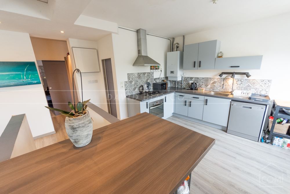 APPARTEMENT T3 64M² - 2 CHAMBRES - STATIONNEMENT PRIVE - DERNIER ETAGE - FAIBLES CHARGES photo 2