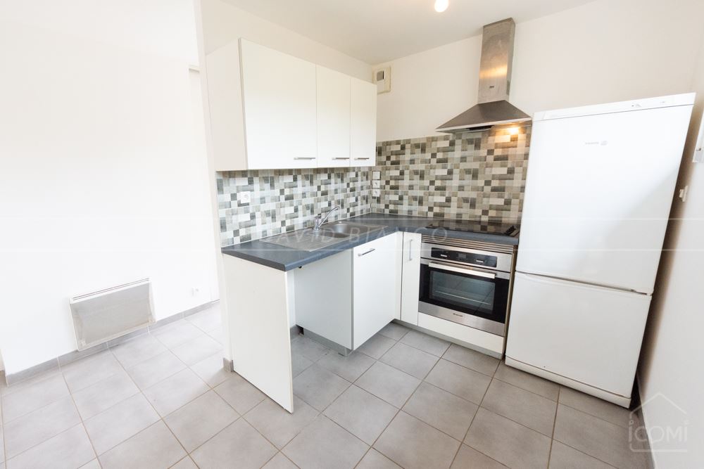 APPARTEMENT T3 52M² AVEC TERRASSE JARDIN PRIVATIF DE 85M² ET PLACE DE PARKING PRIVEE photo 3