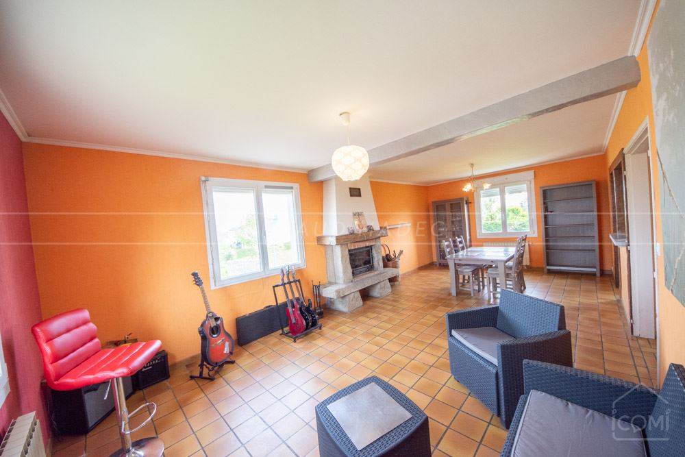 MAISON FAMILIALE - 6 CHAMBRES - PIECE DE VIE 50M² - TERRAIN +800M² - COUP DE COEUR - RARE photo 3