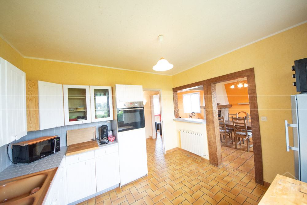MAISON FAMILIALE - 6 CHAMBRES - PIECE DE VIE 50M² - TERRAIN +800M² - COUP DE COEUR - RARE photo 5