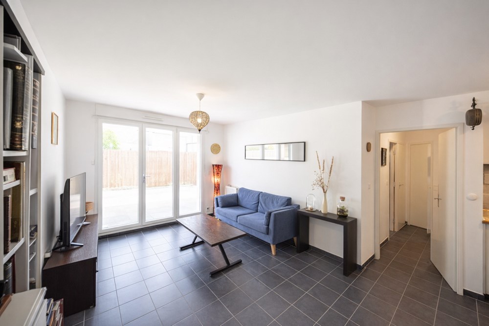 APPARTEMENT T3 - JARDIN ET TERRASSE DE 55M² EXPO SUD OUEST - PARKING PRIVATIF DEUX VOITURES - CALME - STANDING - RARE photo 2