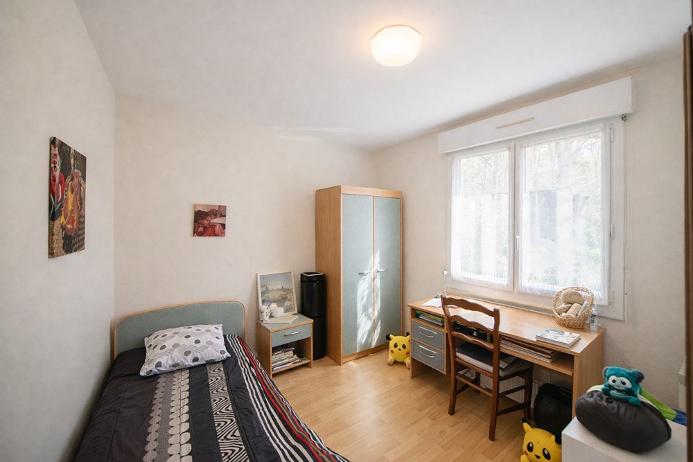 CHARMANTE MAISON NEO BRETONNE - 5 CHAMBRES - SOUS SOL COMPLET - CALME PROCHE DU BOURG photo 5