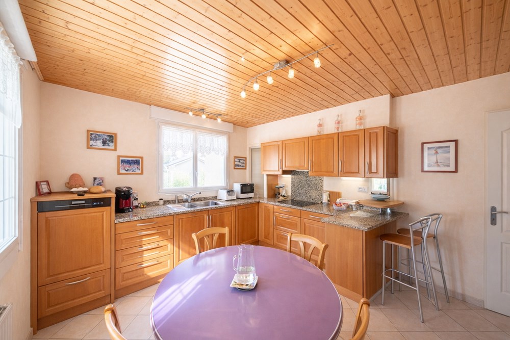 CHARMANTE MAISON NEO BRETONNE - 5 CHAMBRES - SOUS SOL COMPLET - CALME PROCHE DU BOURG photo 3