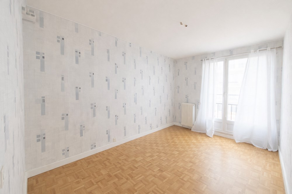 APPARTEMENT - QUARTIER ST MICHEL - T4 - 72M² - 3 CHAMBRES- SANS VIS A VIS -BALCON- DALLE BETON - GARAGE -CAVE - photo 4