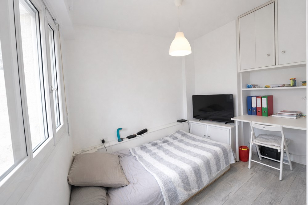 STUDIO - 1 PIECE - 21M² - RESIDENCE SECURISEE ANNEE 1990 - CALME - CAVE - CENTRE VILLE photo 3