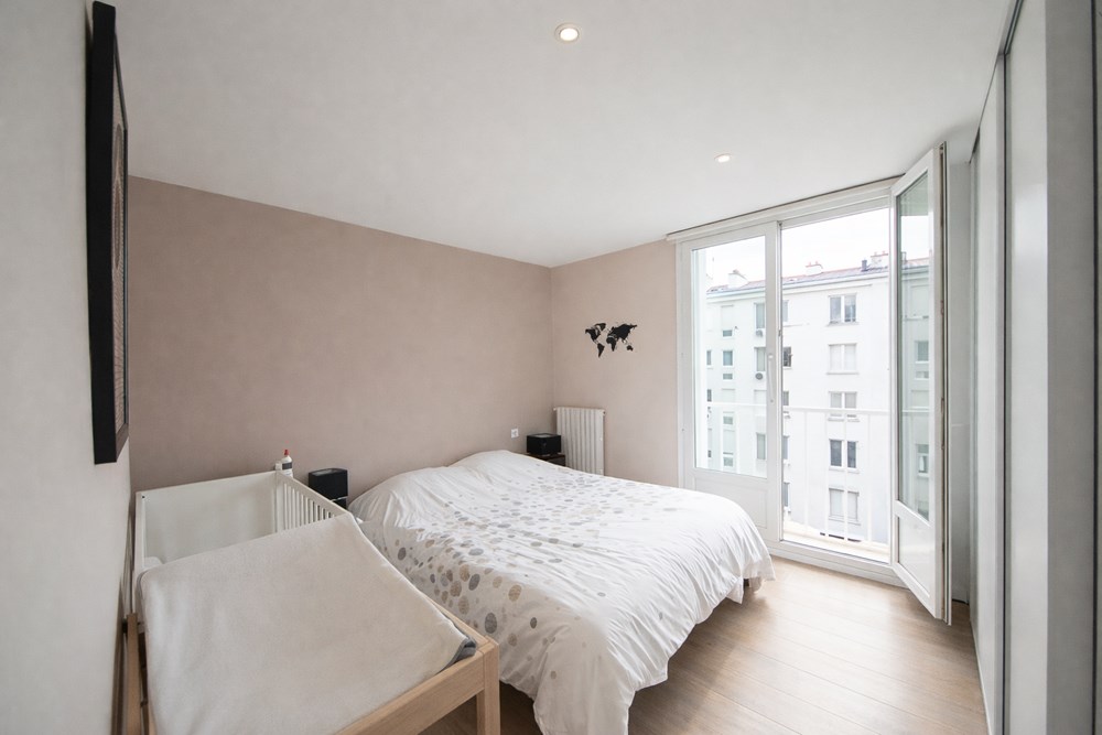 APPARTEMENT REFAIT A NEUF - PETIT PARIS - 60M² - 1 CHAMBRES POSSIBLE 2 - GRAND SEJOUR - BALCON - COUP DE COEUR photo 4