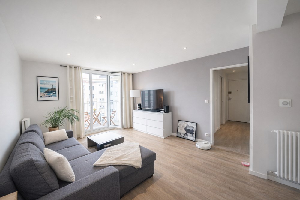 APPARTEMENT REFAIT A NEUF - PETIT PARIS - 60M² - 1 CHAMBRES POSSIBLE 2 - GRAND SEJOUR - BALCON - COUP DE COEUR