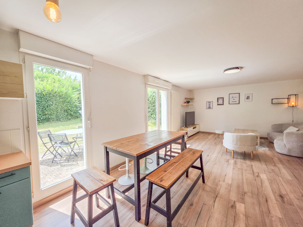 DUPLEX AVEC JARDIN PRIVATIF - PIECE DE VIE DE 40M AVEC ACCES JARDIN - 3 CHAMBRES - GARAGE ET PARKING 3 VOITURES - AUCUNS TRAVAUX - RARE photo 4