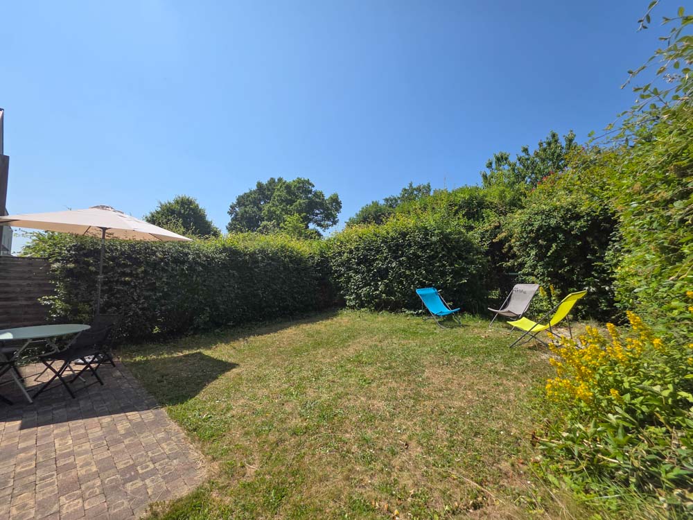 DUPLEX AVEC JARDIN PRIVATIF - PIECE DE VIE DE 40M AVEC ACCES JARDIN - 3 CHAMBRES - GARAGE ET PARKING 3 VOITURES - AUCUNS TRAVAUX - RARE photo 3