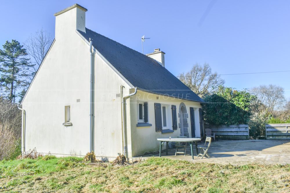 MAISON EN CAMPAGNE PROCHE CENTRE BOURG - VIE DE PLAIN PIED - GRAND JARDIN - GARAGE DOUBLE