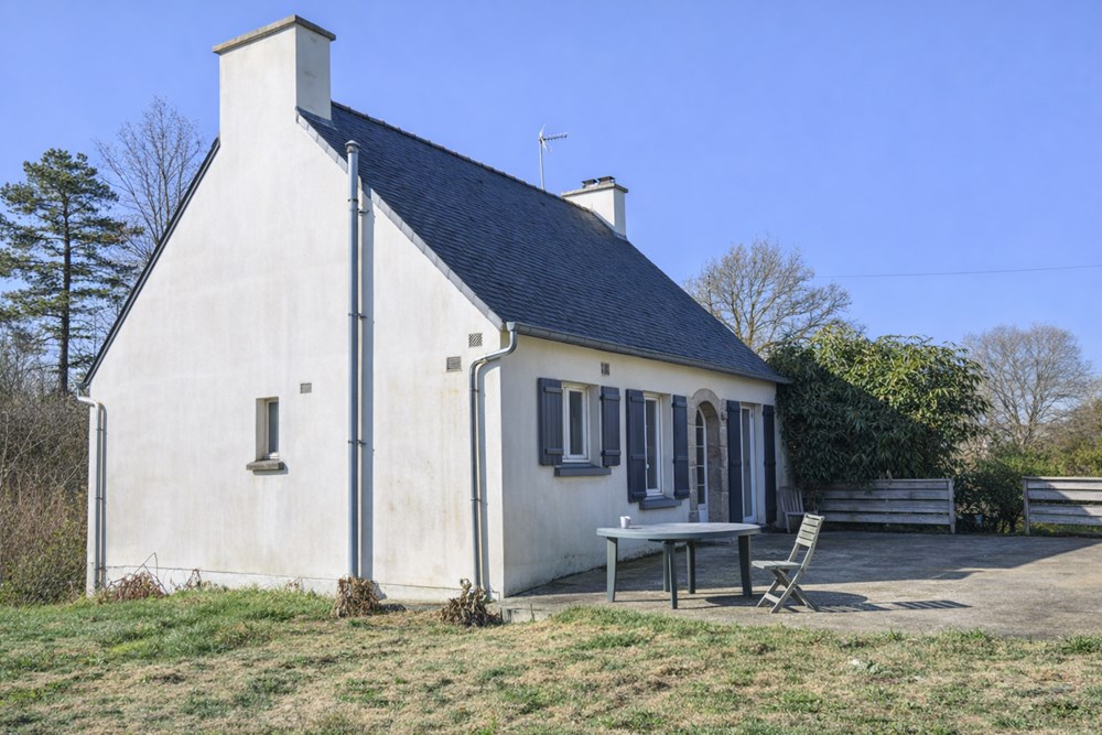 MAISON EN CAMPAGNE PROCHE CENTRE BOURG - VIE DE PLAIN PIED - GRAND JARDIN - GARAGE DOUBLE