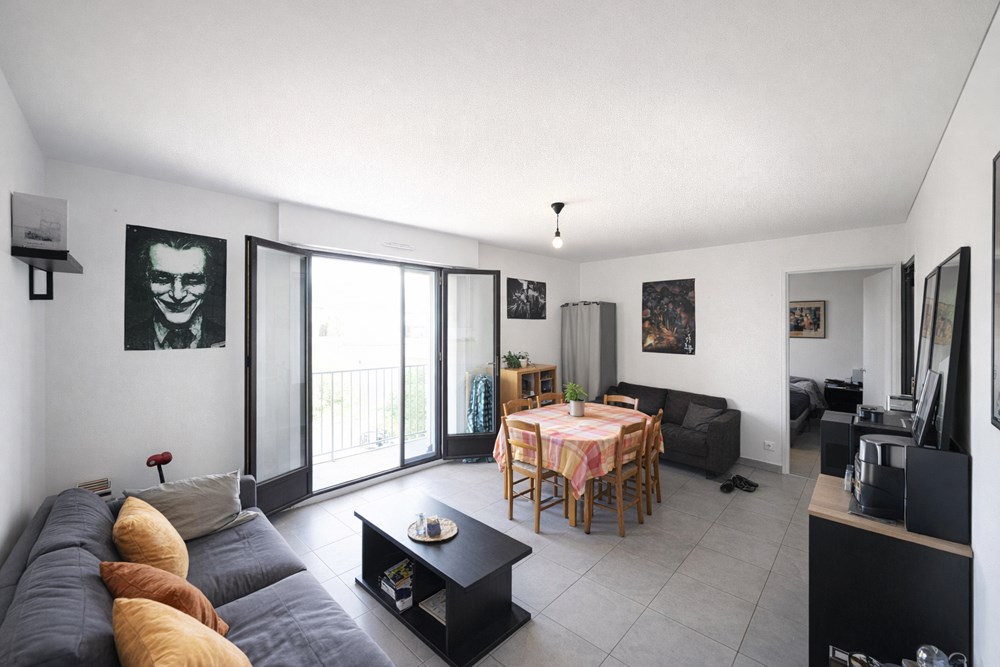 APPARTEMENT 45M² - 1 CHAMBRE - CENTRE VILLE - PLACE DE PARKING - DALLE BETON - PROCHE ECOLES photo 2