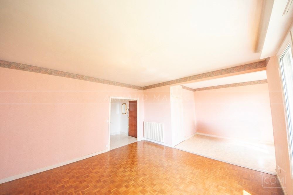 APPARTEMENT T4 DE 83 M² AVEC BELLE PIECE DE VIE - 2/3 CHAMBRES - TERRASSE - ASCENSEUR - VERDURE - CALME - RARE photo 5