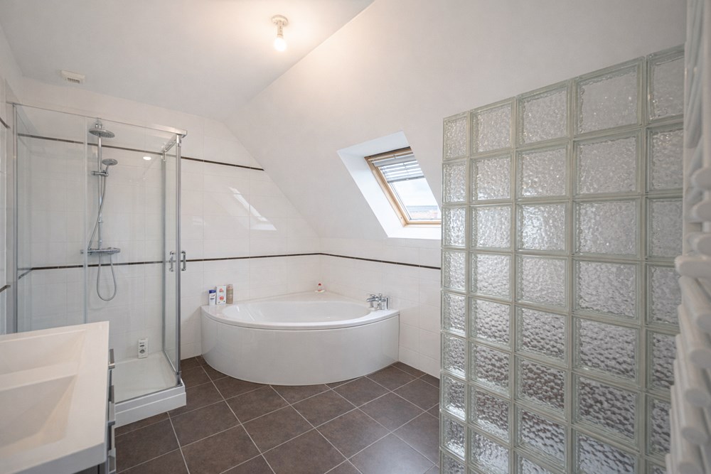 QUARTIER MARREGUES - MAISON BBC DE 2010 - 3 CHAMBRES - GARAGE - GRAND JARDIN DE 1330M² - RARE photo 5