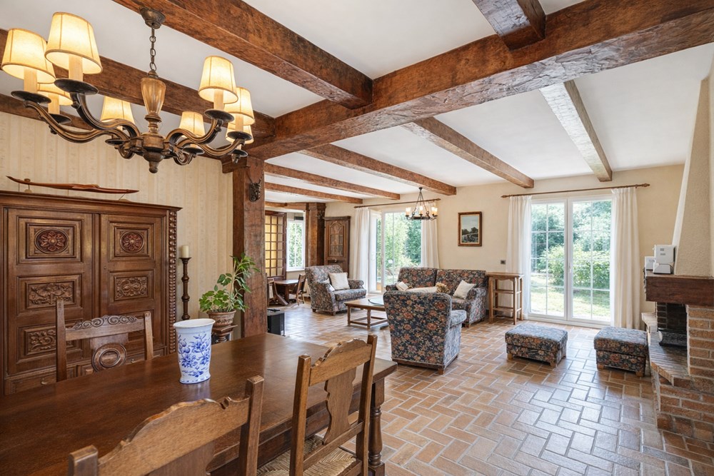 BELLE MAISON NEO BRETONNE - SPACIEUSE ET LUMINEUSE - 4 CHAMBRES - SOUS SOL COMPLET - GRAND TERRAIN DE 1250M² - QUARTIER CALME photo 3