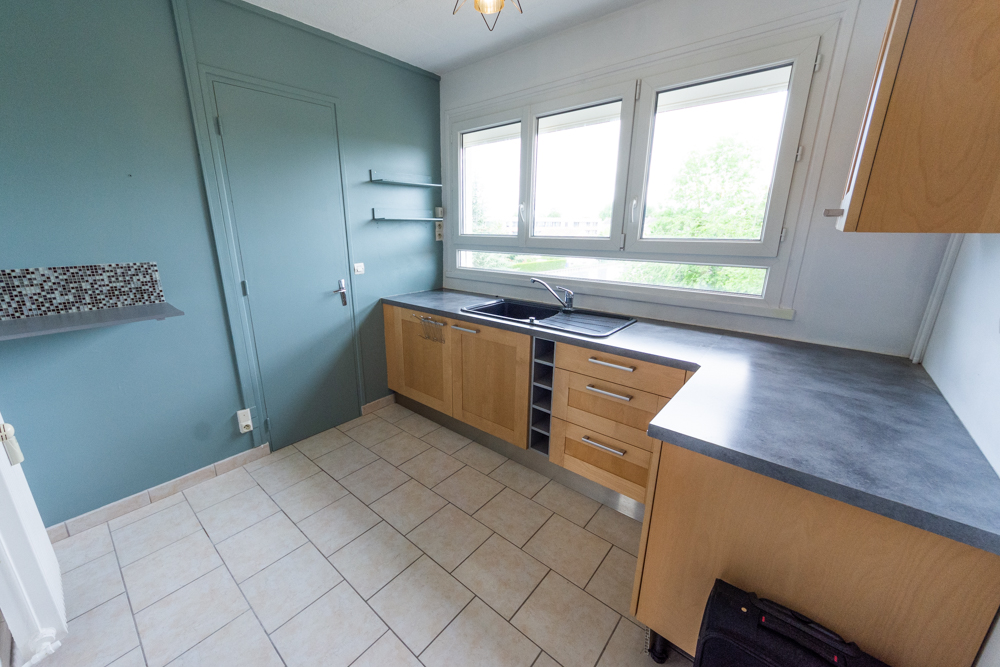 APPARTEMENT T3 DE 60M² AVEC BALCON - 2 CHAMBRES - CAVE BETONNEE - JARDIN COLLECTIF - GARAGE EN OPTION photo 3