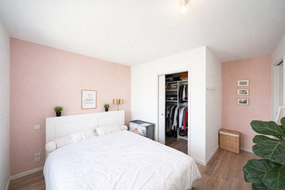 MAISON 100 M² - A DEUX MINUTES DE LANDERNEAU - RENOVATION DE QUALITE - 2 CHAMBRES ET 1 BUREAU - TERRASSE 40M² photo 4