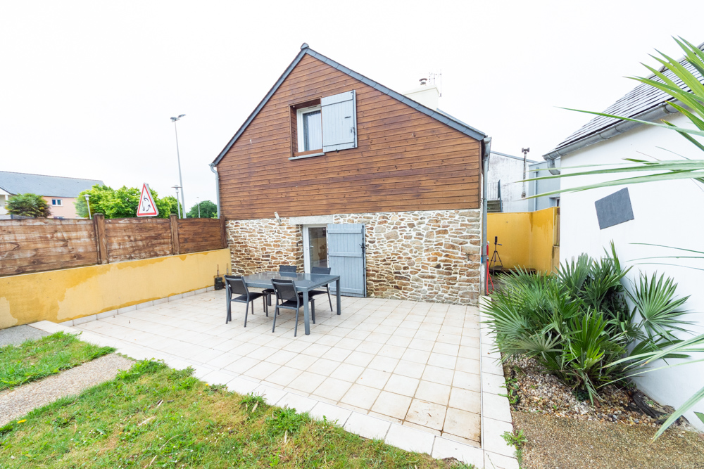 MAISON DE VILLE T5 86M² SUR TERRAIN CLOS DE 235M² AVEC 3 CHAMBRES ET UN ABRI JARDIN