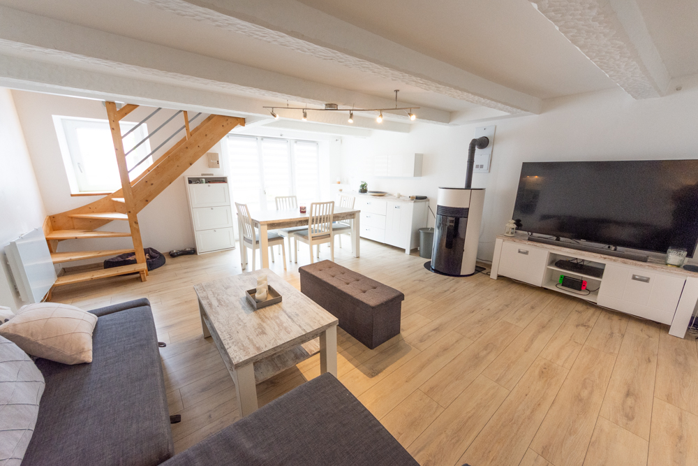 MAISON DE VILLE T5 86M² SUR TERRAIN CLOS DE 235M² AVEC 3 CHAMBRES ET UN ABRI JARDIN photo 2