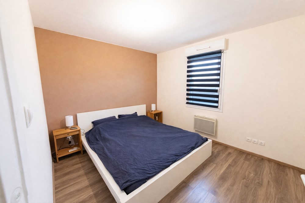 MAISON - ANNEE 2010 - PLAIN PIED - T4- 80M² - 3 CHAMBRES - GRAND JARDIN - 2 DEPENDANCES photo 4