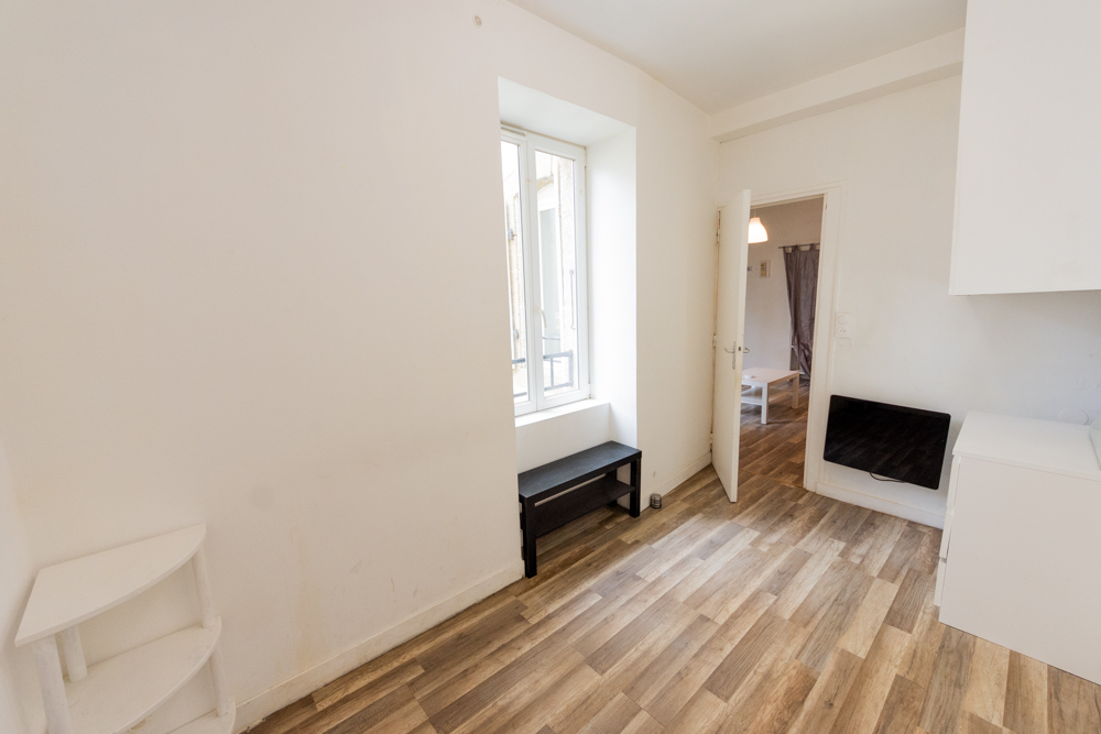 APPARTEMENT STUDIO MEUBLE DE 24M² AVEC COUR COLLECTIVE LIBRE DE LOCATAIRE - RENDEMENT LOCATIF INTERESSANT photo 3