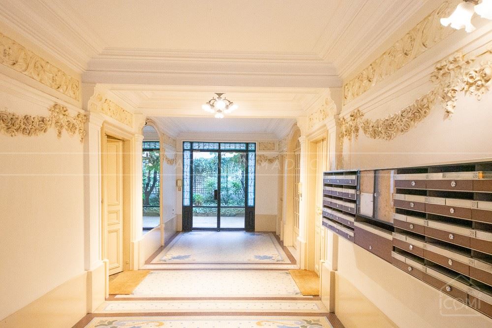 APPARTEMENT T4 DE 103 M² - SALON SEJOUR DOUBLE AVEC CHEMINEES/PARQUET/MOULURES/ROSACES - 2 BELLES CHAMBRES - RARE