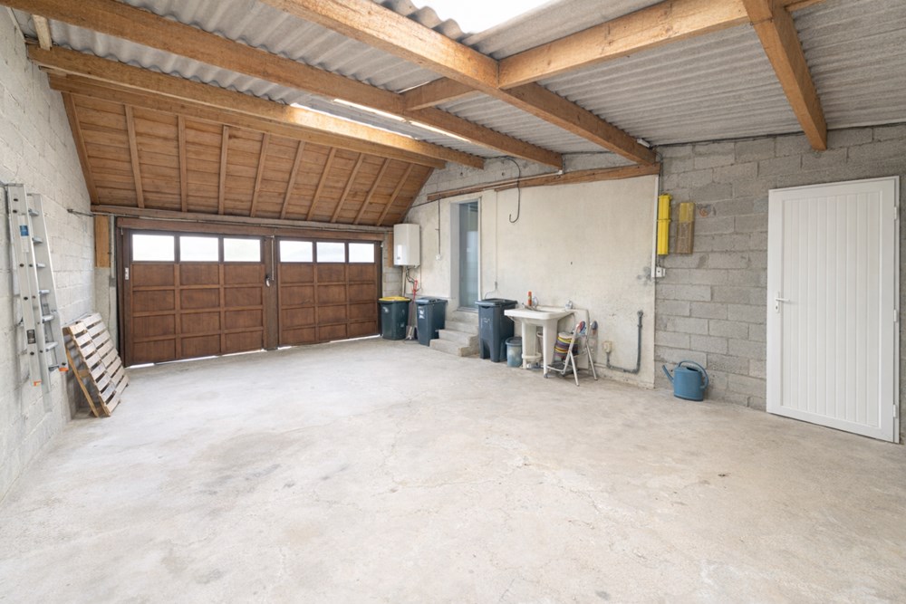 MAISON - ANNEE 70 - 4 CHAMBRES - 102M²- JARDIN - GARAGE - GRENIER - BEAU POTENTIEL - 5MIN DES PLAGES photo 5