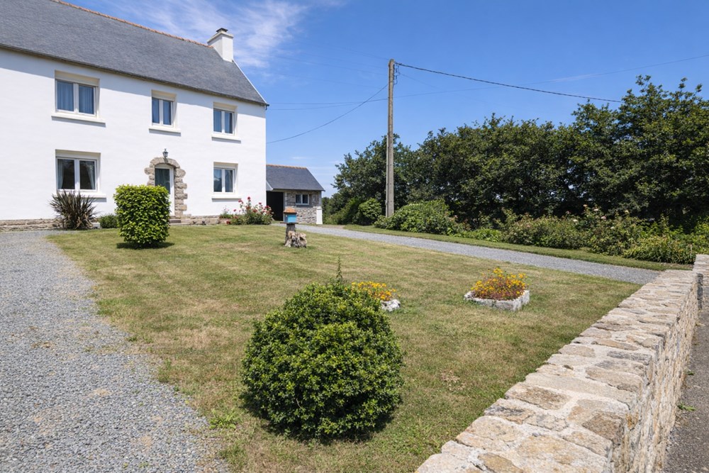 MAISON - ANNEE 70 - 4 CHAMBRES - 102M²- JARDIN - GARAGE - GRENIER - BEAU POTENTIEL - 5MIN DES PLAGES