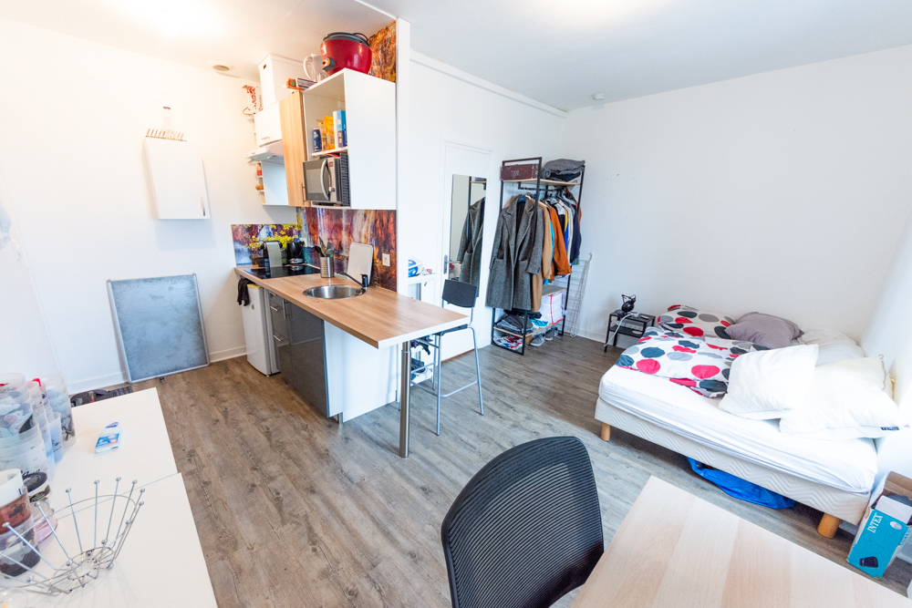 APPARTEMENT T1 BIS DE 18M² AVEC VUE DEGAGEE - LOCATAIRE EN PLACE - FAIBLES CHARGES - DERNIER ETAGE photo 2