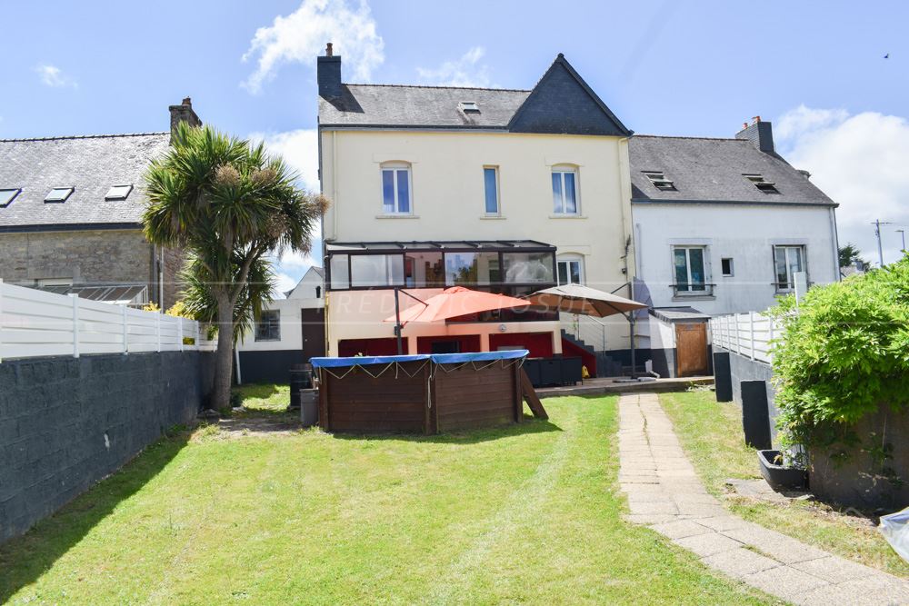 BELLE MAISON FAMILIALE - CENTRE VILLE - SECTEUR CALME - PROCHE COMMERCES ET ECOLES -