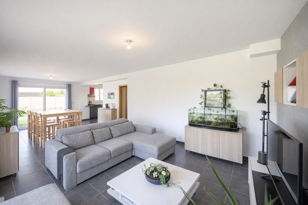 JOLIE MAISON BBC DE 2011 - LUMINEUSE - SANS TRAVAUX - 5 CHAMBRES - GARAGE - JARDIN - COUP DE COEUR ASSURE photo 2