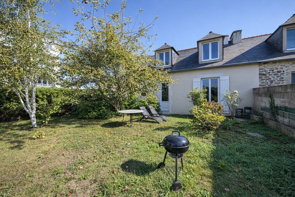 CHARMANTE MAISON A RENOVER - 3 CHAMBRES - JARDIN CLOS ARBORE - CADRE AGREABLE - PROCHE CENTRE - 5 MINUTES DE LA MER