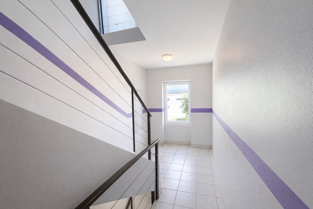 IMMEUBLE COMPOSE DE 9 STUDIOS - DALLE BETON - EMPLACEMENT IDEAL - TRAVAUX A PREVOIR photo 4