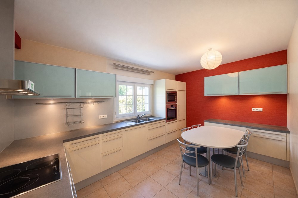 MAISON T6 DE 150 M² - TERRAIN DE +600M² - 4/5 CHAMBRES - GARAGE ET CARPORT - RARE photo 4