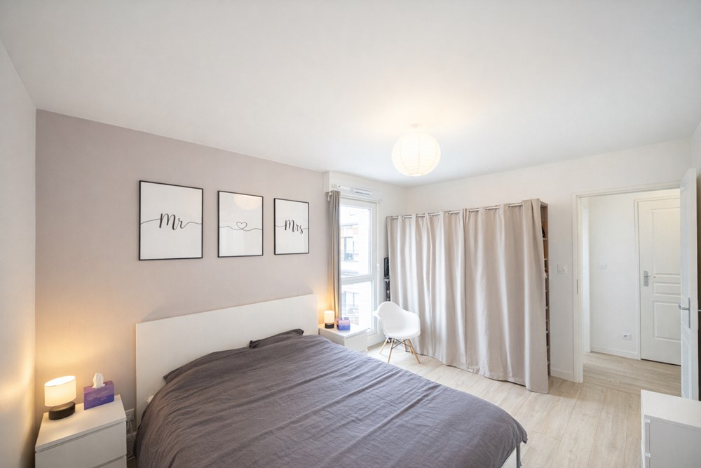 MAISON CONTEMPORAINE RECENTE - T3 - BELLE PIECE DE VIE TRIPLE AVEC CUISINE US - 2 GRANDES CHAMBRES - AUCUNS TRAVAUX - RARE photo 3