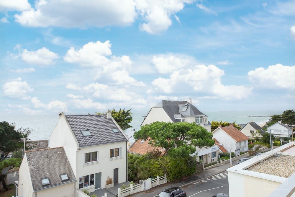 APPARTEMENT T3 - PIECE DE VIE EXPOSE SUD AVEC ACCES TERRASSE ET VUE MER - DOUBLE GARAGE (OPTION) - RARE photo 3
