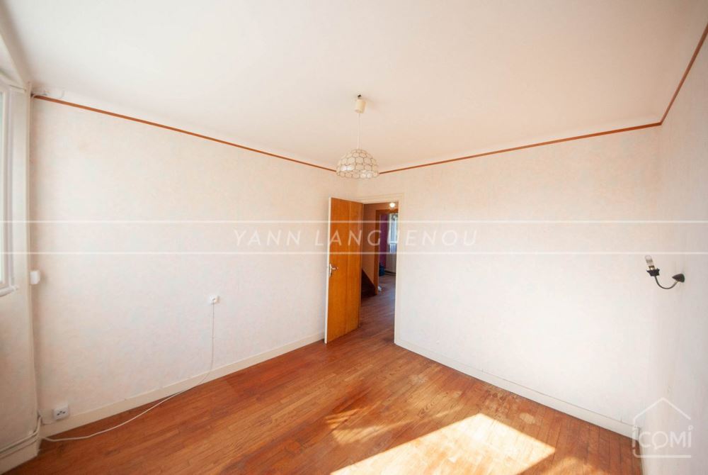 MAISON 140 M² - A RENOVER - GARAGE - PROCHE GARE - 6 CHAMBRES POSSIBLE - PIECE DE VIE 40M² POSSIBLE - TERRAIN 470M² photo 2