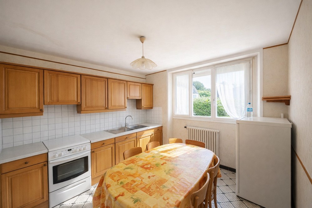 MAISON 140 M² - A RENOVER - GARAGE - PROCHE GARE - 6 CHAMBRES POSSIBLE - PIECE DE VIE 40M² POSSIBLE - TERRAIN 470M² photo 3