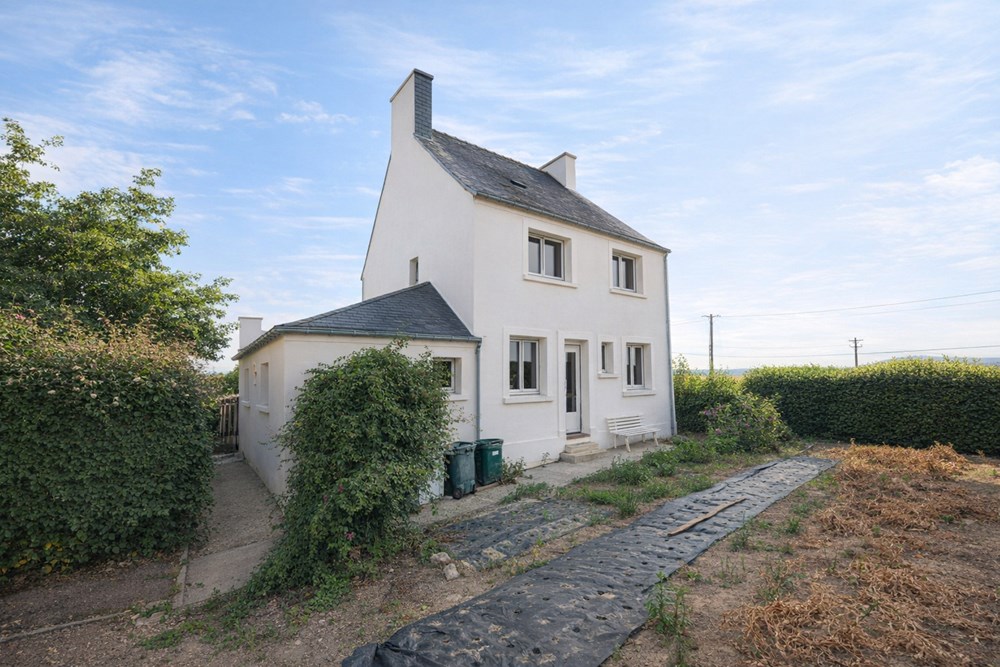 MAISON 140 M² - A RENOVER - GARAGE - PROCHE GARE - 6 CHAMBRES POSSIBLE - PIECE DE VIE 40M² POSSIBLE - TERRAIN 470M²