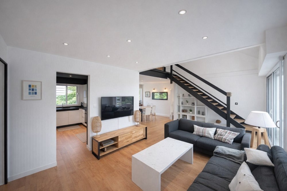 MAISON 116 M² - 4 CHAMBRES - GARAGE - QUARTIER RECHERCHE - GRANDE PIECE DE VIE - photo 2