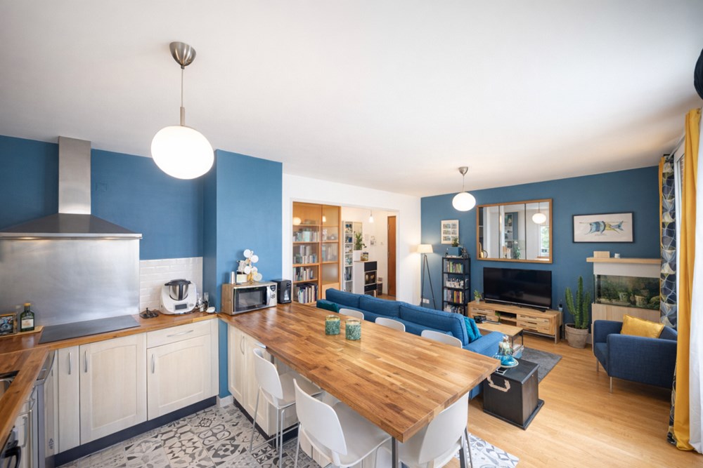 APPARTEMENT T3 - PIECE DE VIE DOUBLE AVEC CUISINE US - 2 BELLES CHAMBRES - SDE - DALLE BETON - BALCON - GARAGE POSSIBLE - RARE