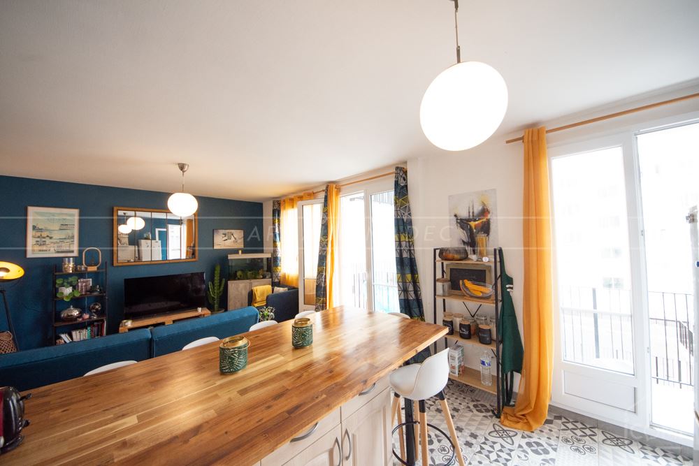 APPARTEMENT T3 - PIECE DE VIE DOUBLE AVEC CUISINE US - 2 BELLES CHAMBRES - SDE - DALLE BETON - BALCON - GARAGE POSSIBLE - RARE photo 5