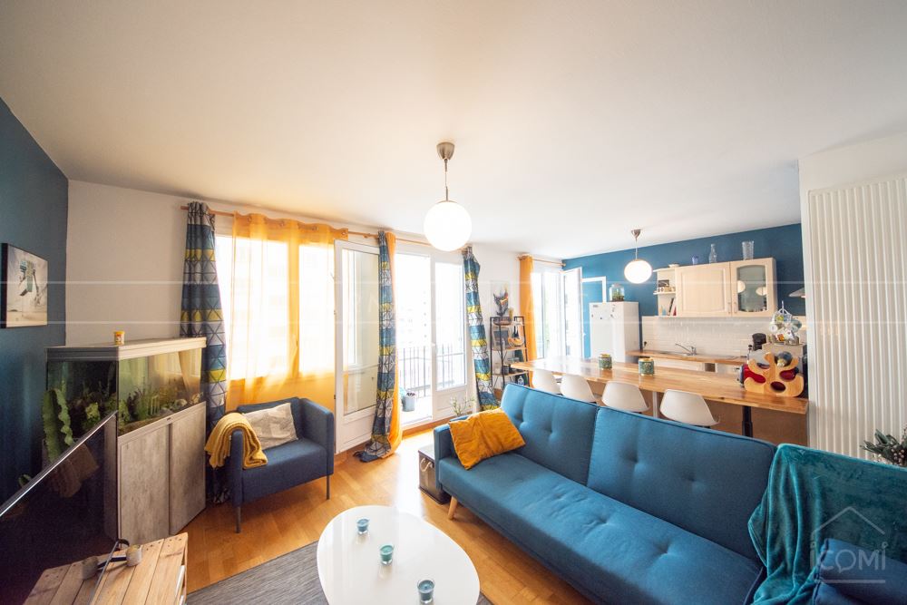 APPARTEMENT T3 - PIECE DE VIE DOUBLE AVEC CUISINE US - 2 BELLES CHAMBRES - SDE - DALLE BETON - BALCON - GARAGE POSSIBLE - RARE photo 2