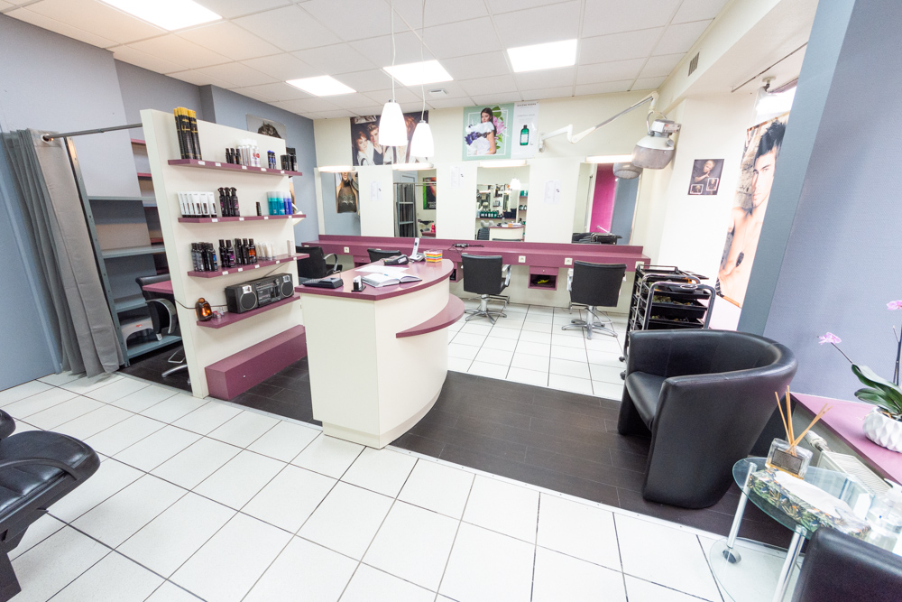 LOCAL COMMERCIAL 49M² AVEC CAVE ET LOCATAIRE EN PLACE - POSSIBILITE DE CHANGEMENT DE DESTINATION photo 3