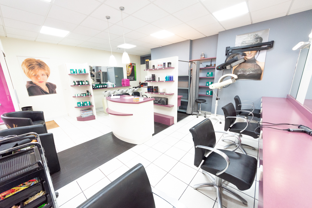 LOCAL COMMERCIAL 49M² AVEC CAVE ET LOCATAIRE EN PLACE - POSSIBILITE DE CHANGEMENT DE DESTINATION photo 4