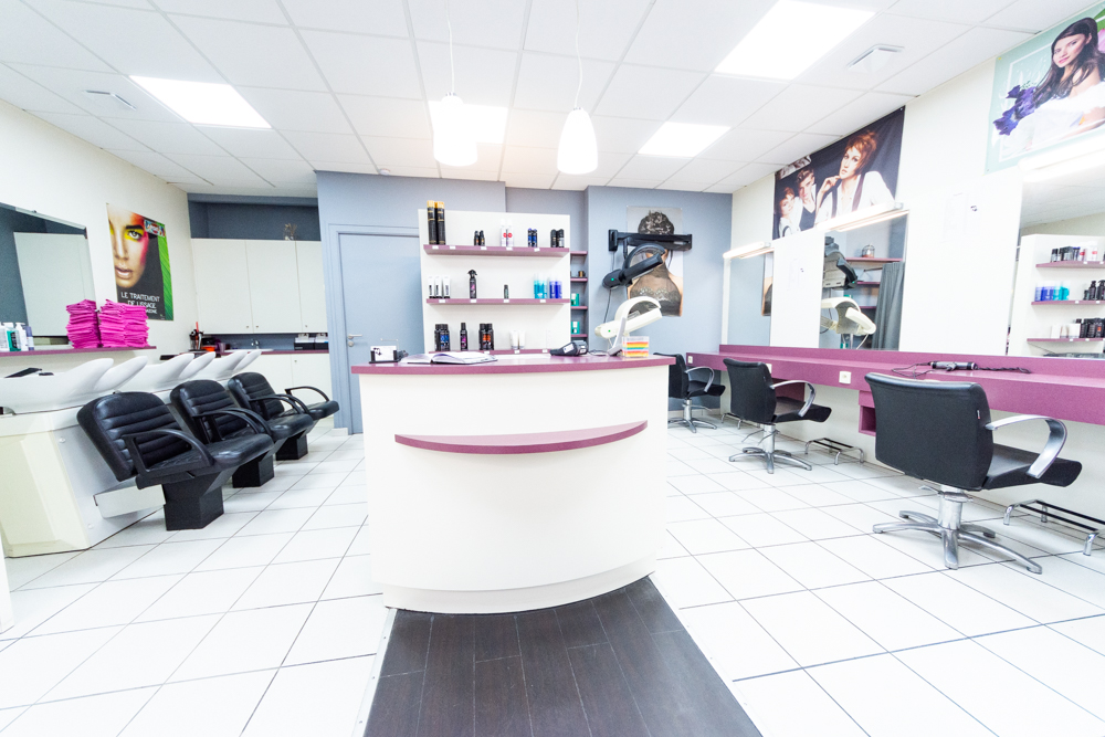 LOCAL COMMERCIAL 49M² AVEC CAVE ET LOCATAIRE EN PLACE - POSSIBILITE DE CHANGEMENT DE DESTINATION
