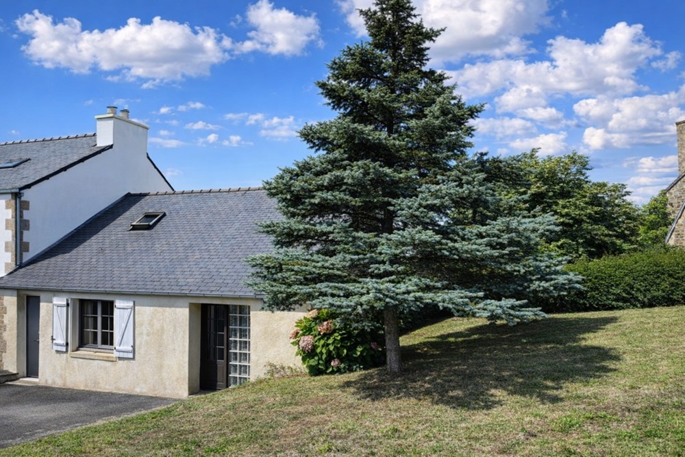 MAISON DE 55 M² - 2 CHAMBRES - SENTIER DES DOUANIERS A 5' A PIED - AU CALME - IDEAL LOCATION SAISONNIERE - TRAVAUX A PREVOIR