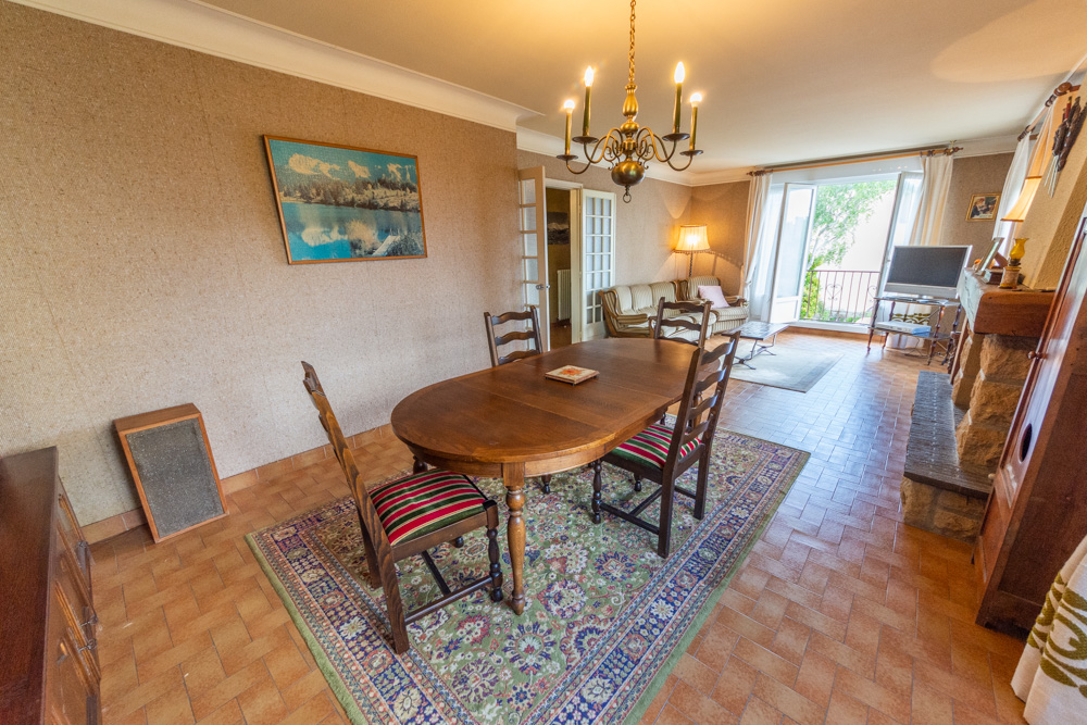 MAISON INDIVIDUELLE 123M² A RAFRAICHIR AVEC SOUS-SOL INTEGRAL - 3 CHAMBRES - 2 BUREAUX - BALCON - BEAU POTENTIEL SUR 850M² DE TERRAIN ARBORE photo 4