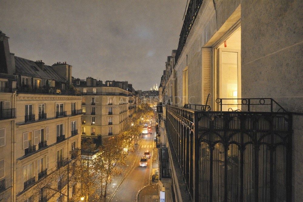 PARIS 09 - APPARTEMENT - 138 M2 - 4 PIECES